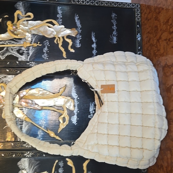 Large, Quilted, White Puffer Handbag. Looks Great, Fits Essentials And More! - Picture 2 of 3